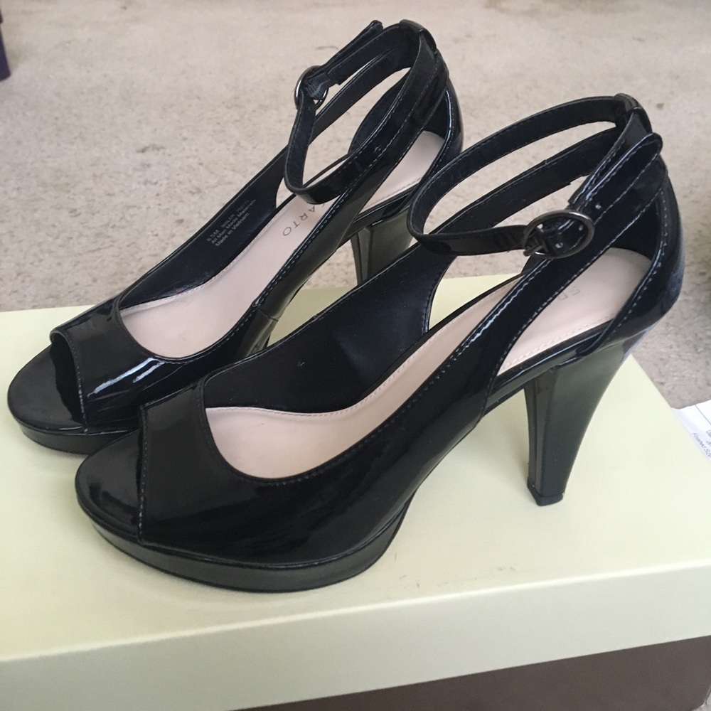 Heels - Picture 2 of 2